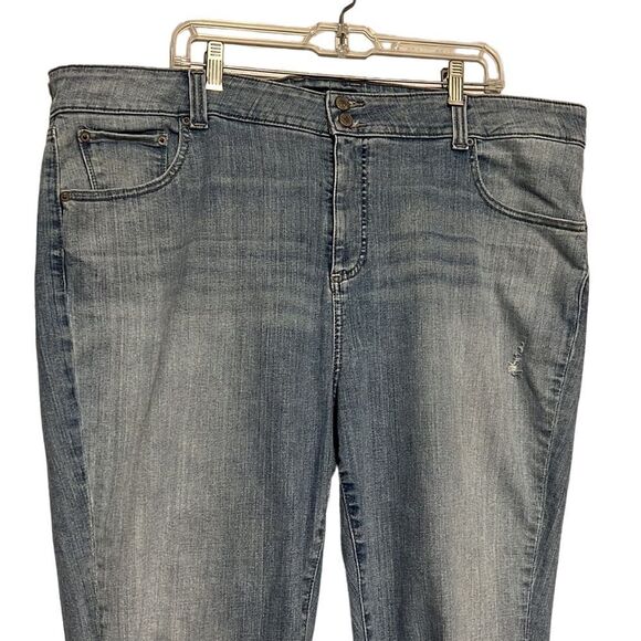 Lucky Brand Jeans Woman’s Size 20W Emma Straight Medium Wash Distressed Stretch - Picture 2 of 11